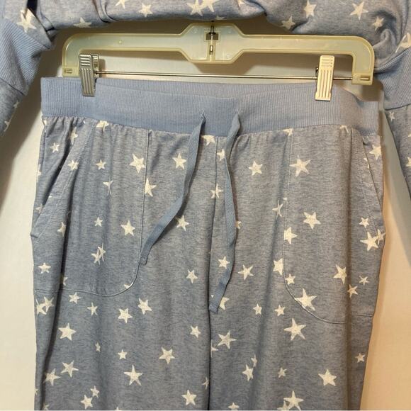 Splendid Blue and White Star Pattern Long Sleeve Pajama Pants Cozy Lounge Set - Picture 6 of 10
